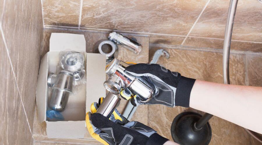 Professional gutter cleaning in Weston, CT